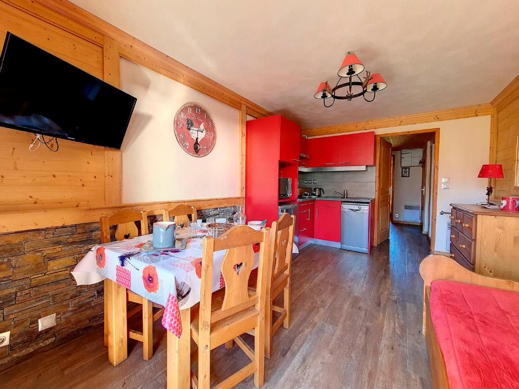 Appartement cosy avec balcon, accès direct aux pistes - FR-1-344-809 - 3
