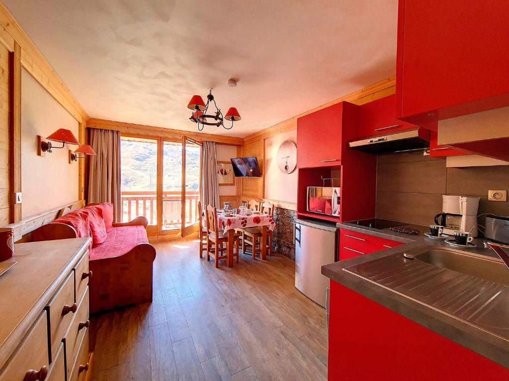 Appartement cosy avec balcon, accès direct aux pistes - FR-1-344-809 - 1