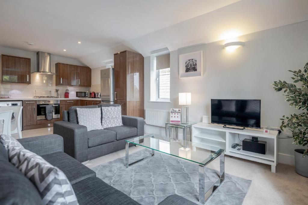 Roomspace Serviced Apartments - Nevis Court, Surbiton