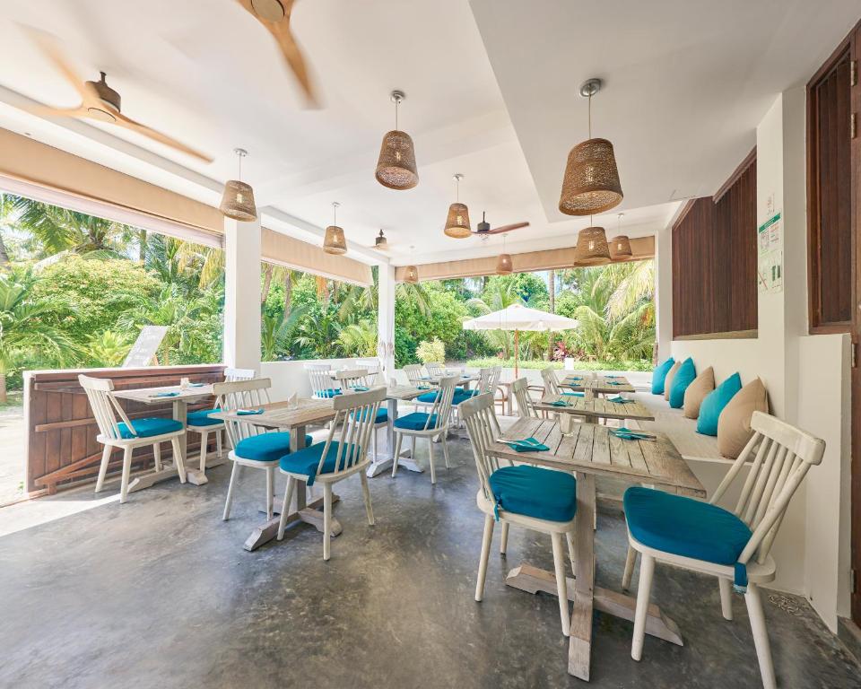 Restaurant, Bliss Dhigurah in Maldive Islands