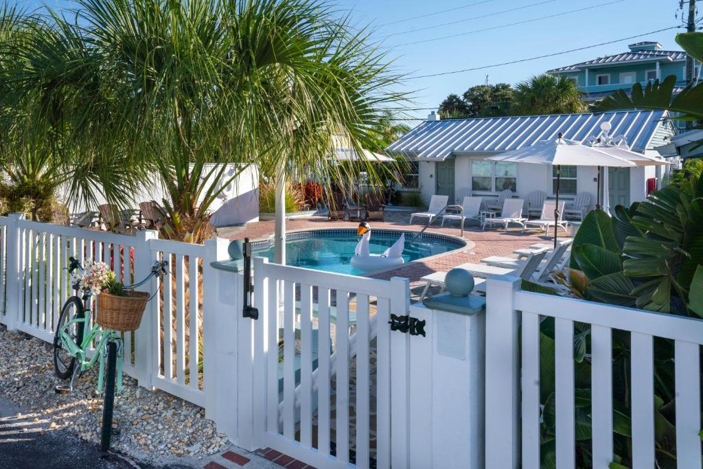 The Bungalows — Hotel in Treasure Island (FL)