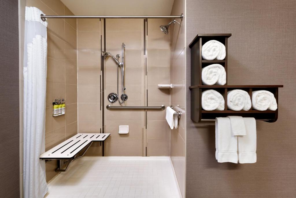 Holiday Inn Express Hotel & Suites Billings photo
