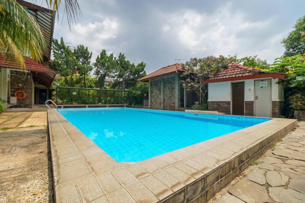 スイミングプール