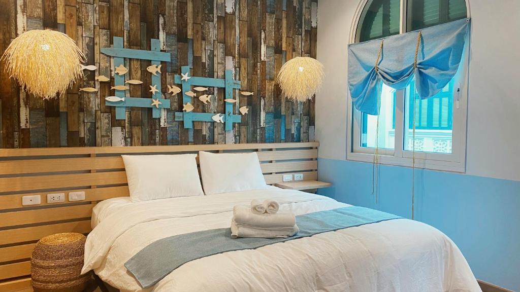 9BR West coast Phu Quoc townhouse by beach and shared swimming pools photo