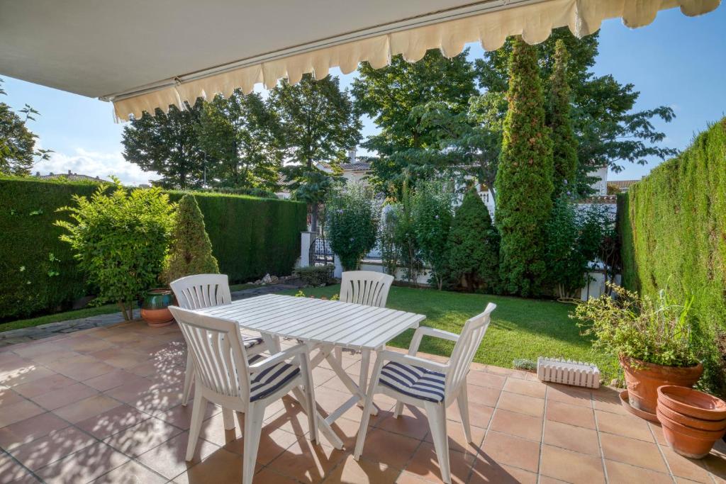 Plaça de la Sardana Casa acollidora per 8 persones a 5 minuts de la Platja Gran i del centre de Platja d'Aro - 3
