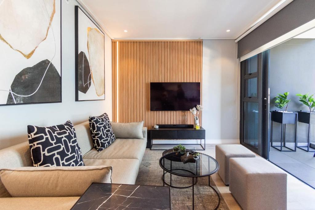 Luxury City Apartment at 16 On Bree — Hotel in Cape Town