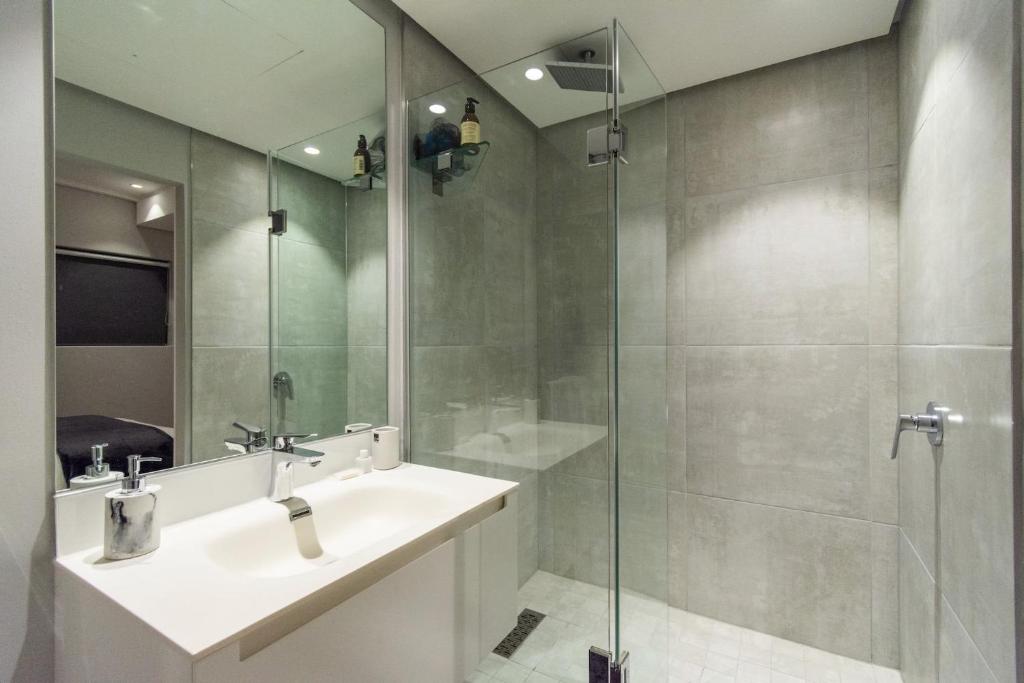 Luxury City Apartment at 16 On Bree photo