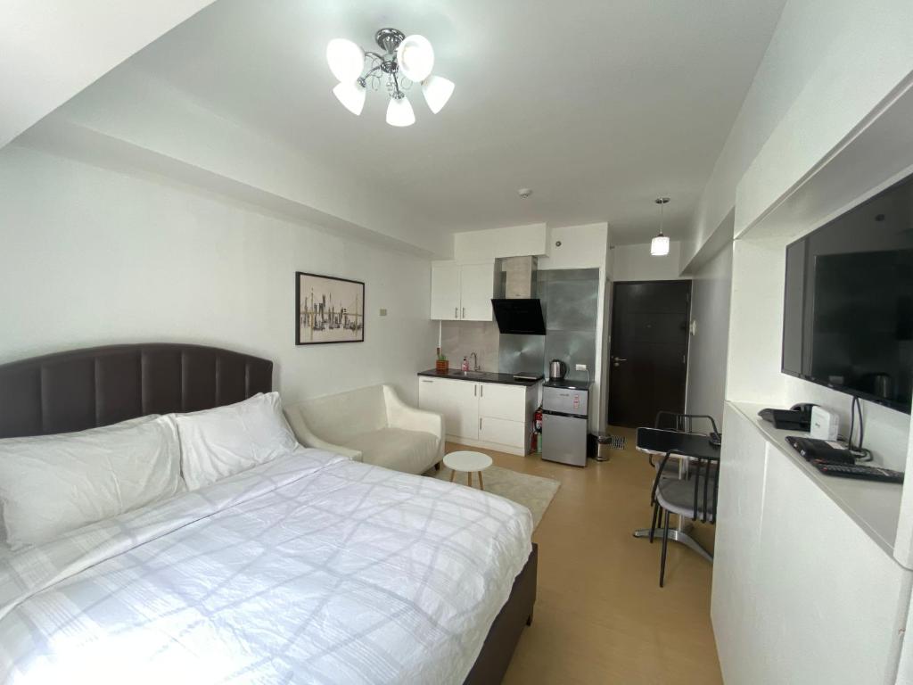 Compact Studio Unit @ Centrio Tower photo