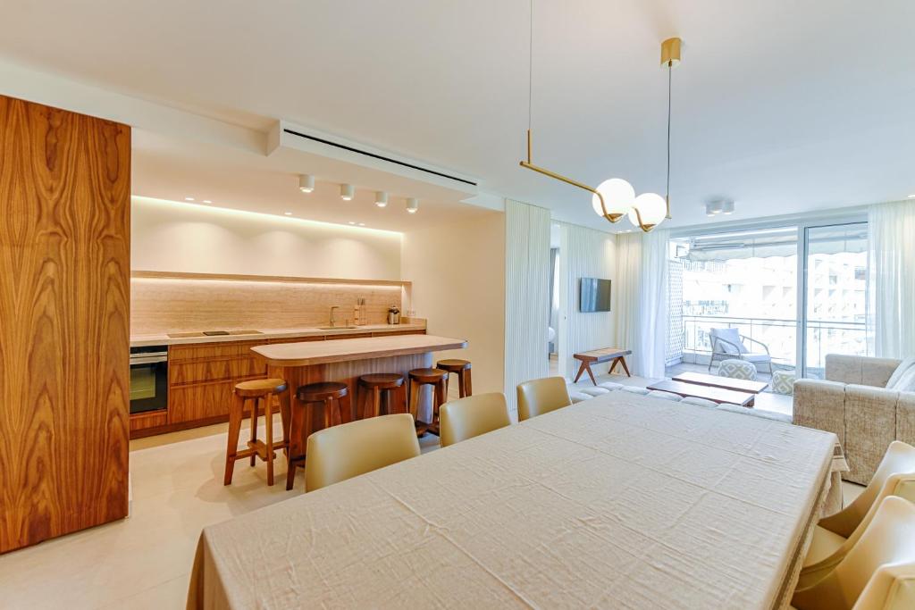 Luxurious apartment with terrace 6P - 3BR - Grand, Cannes