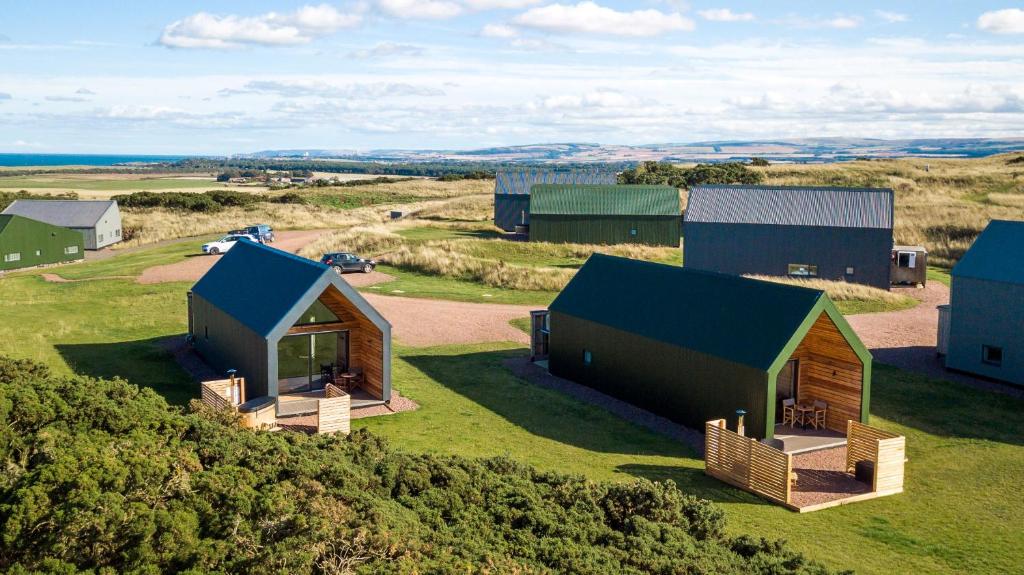Lodges at Whitekirk Hill some with Hot Tubs - North Berwick — Hotel in Dundee