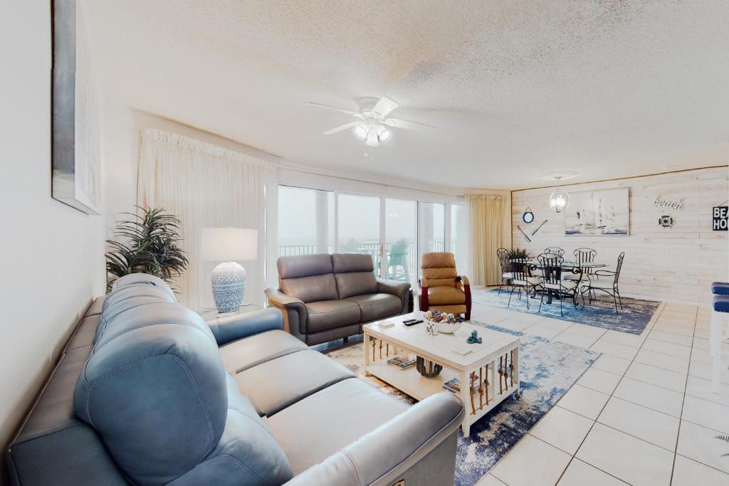 Long Beach Resort #T2-304