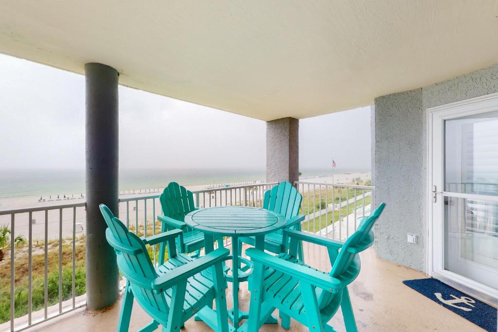 Long Beach Resort #T2-304