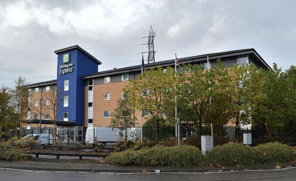 Holiday Inn Express Birmingham Star City photo