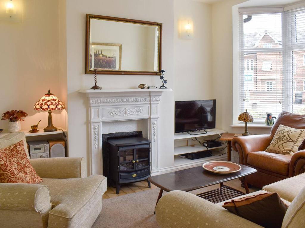 13 Grove Road