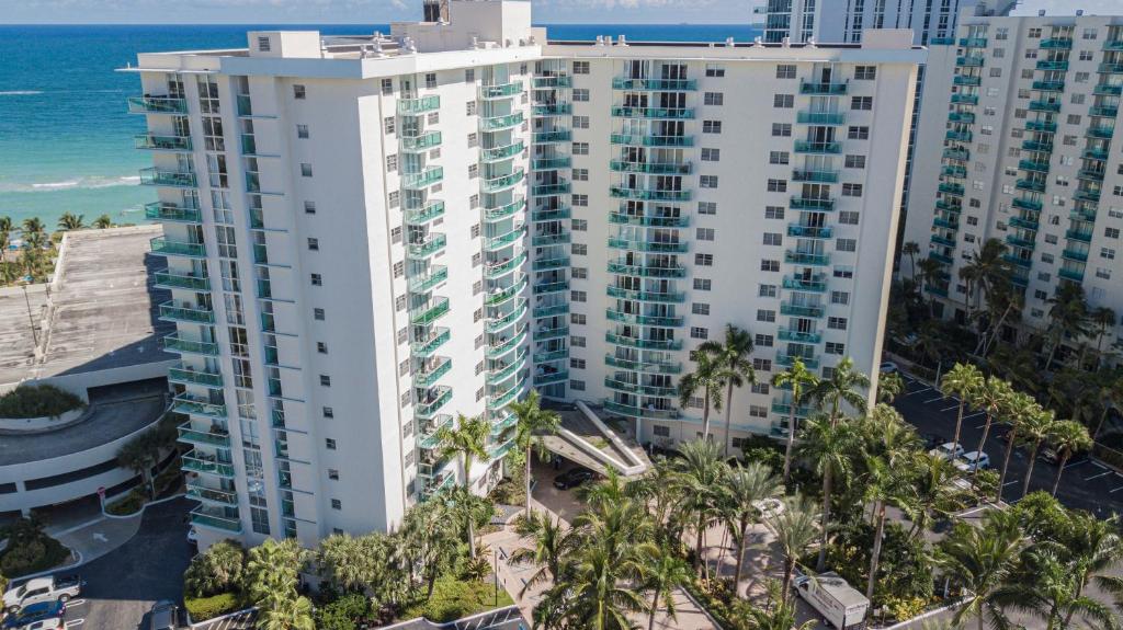 The Tides Apartments on the beach — Hotel in Fort Lauderdale (FL)