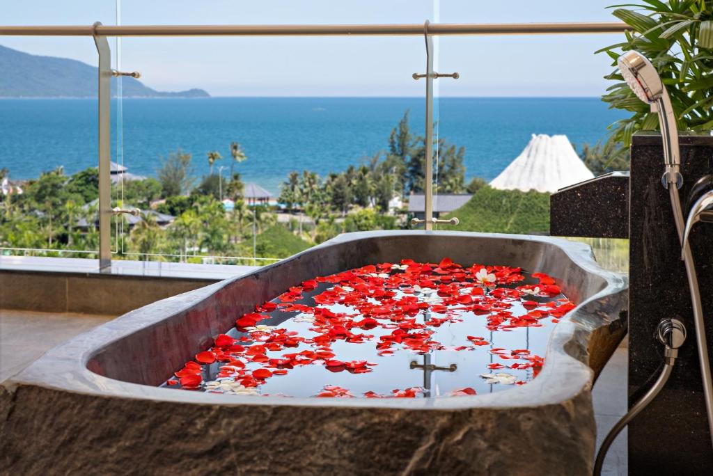 Open air bath
