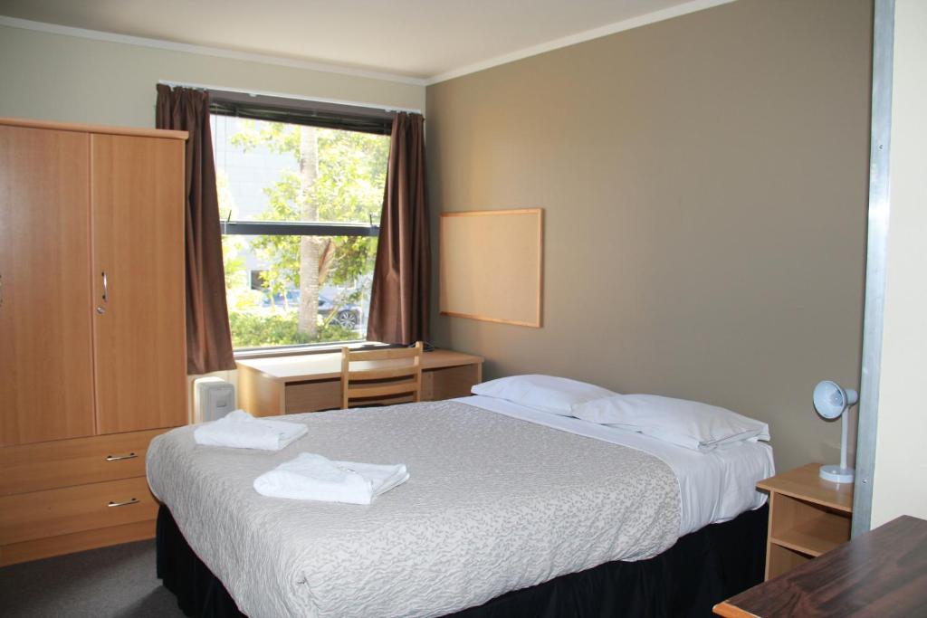 Bathroom, Nikau Apartments in Nelson