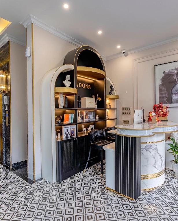 フロント・ロビー