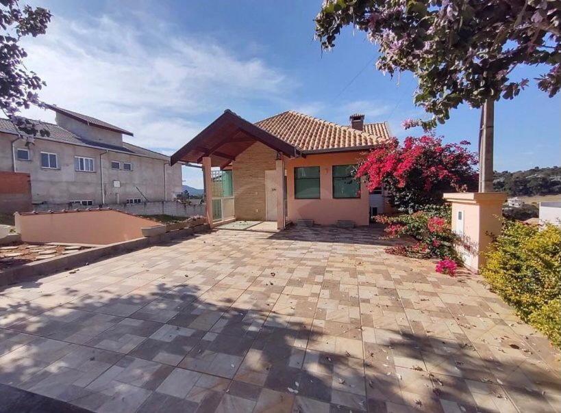 Casa agradável com piscina!