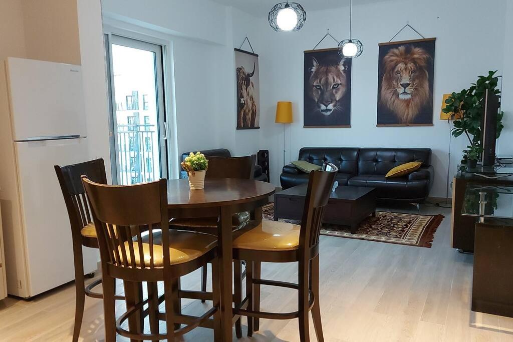 Deluxe Apartment on YAS with Sea View Balcony — Hotel in Abu Dhabi