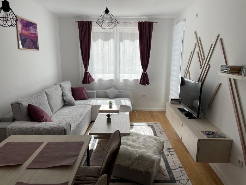 Apartman Dea - Ski-to-Door Apartment with mountain view - 2