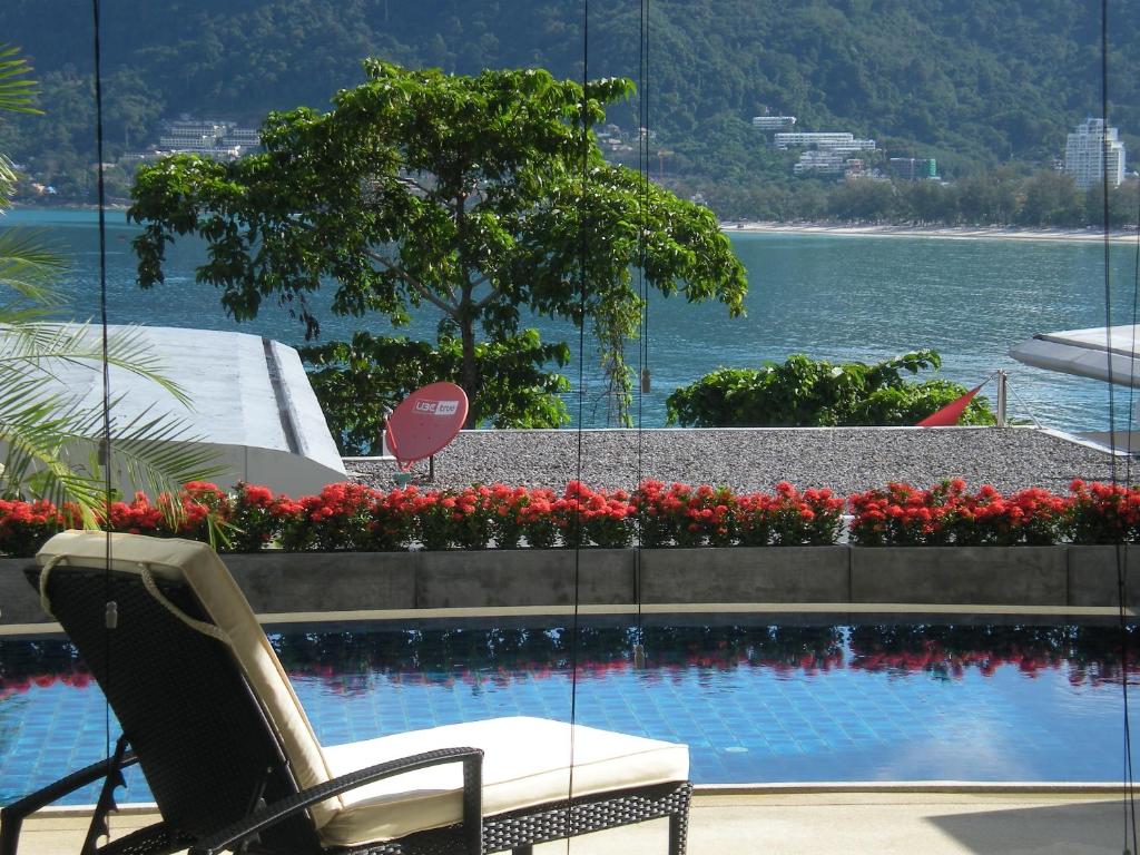 スイミングプール