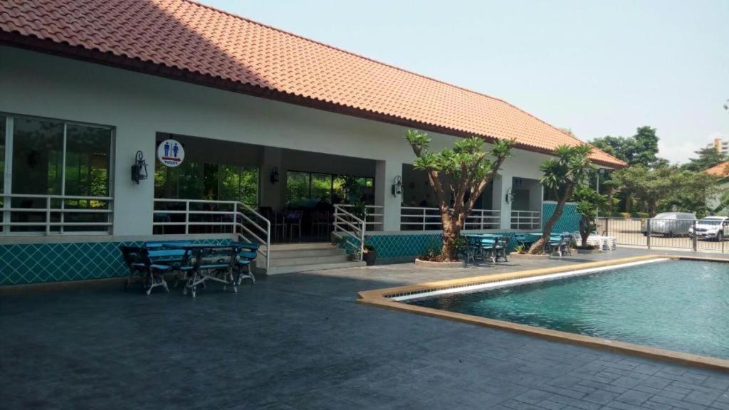 Best Price on View Talay 5C, Sea View studio, 10th floor in Pattaya