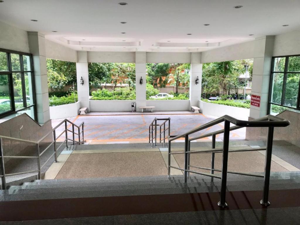 Best Price on View Talay 5C, Sea View studio, 10th floor in Pattaya