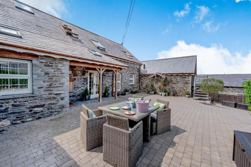 Ysgubor Uchaf, Brongest photo 5