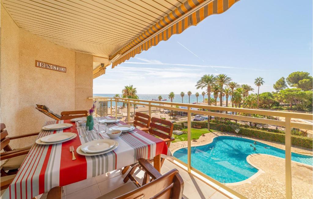 2 Bedroom Gorgeous Apartment In Miami Platja - 2
