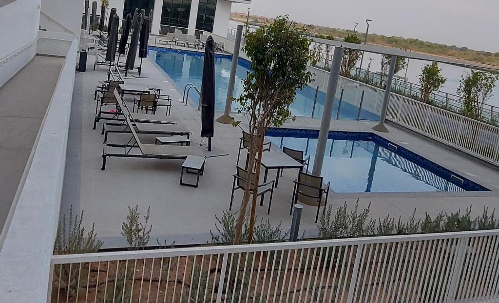 Deluxe Apartment on YAS with Sea View Balcony photo