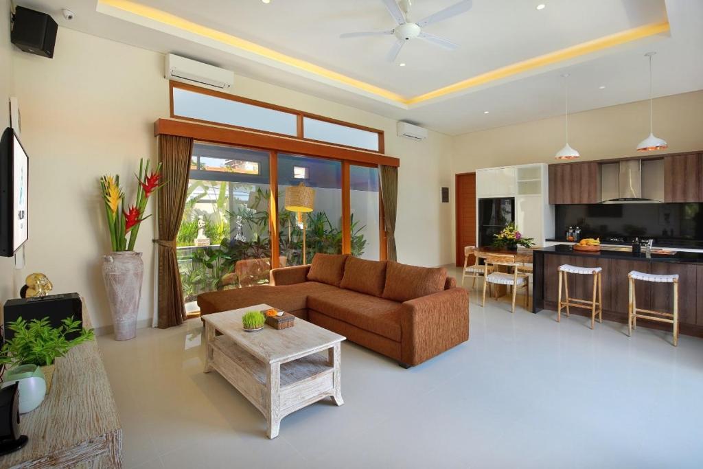 Holl Villa photo