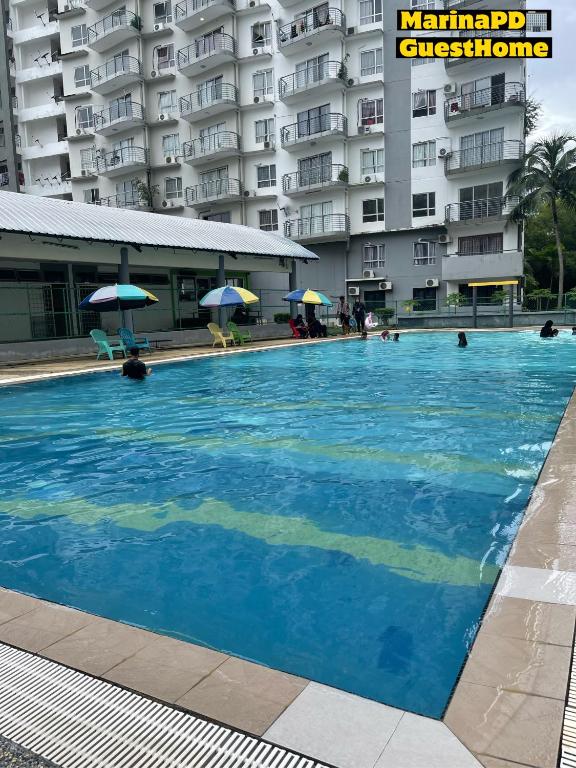 Marina GuestHome Pool View photo