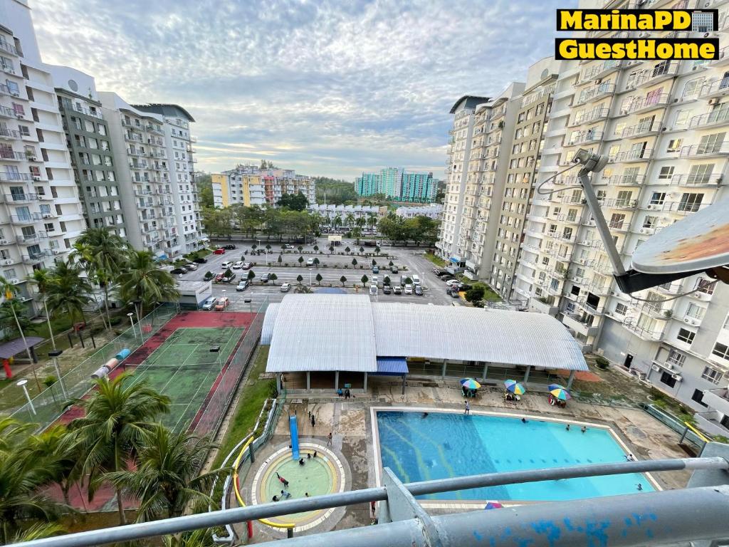 Marina GuestHome Pool View photo