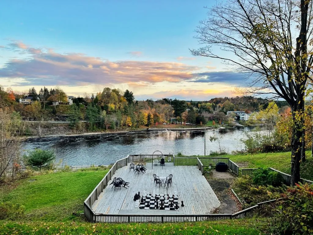 Inn at the Falls, hotel in Bracebridge