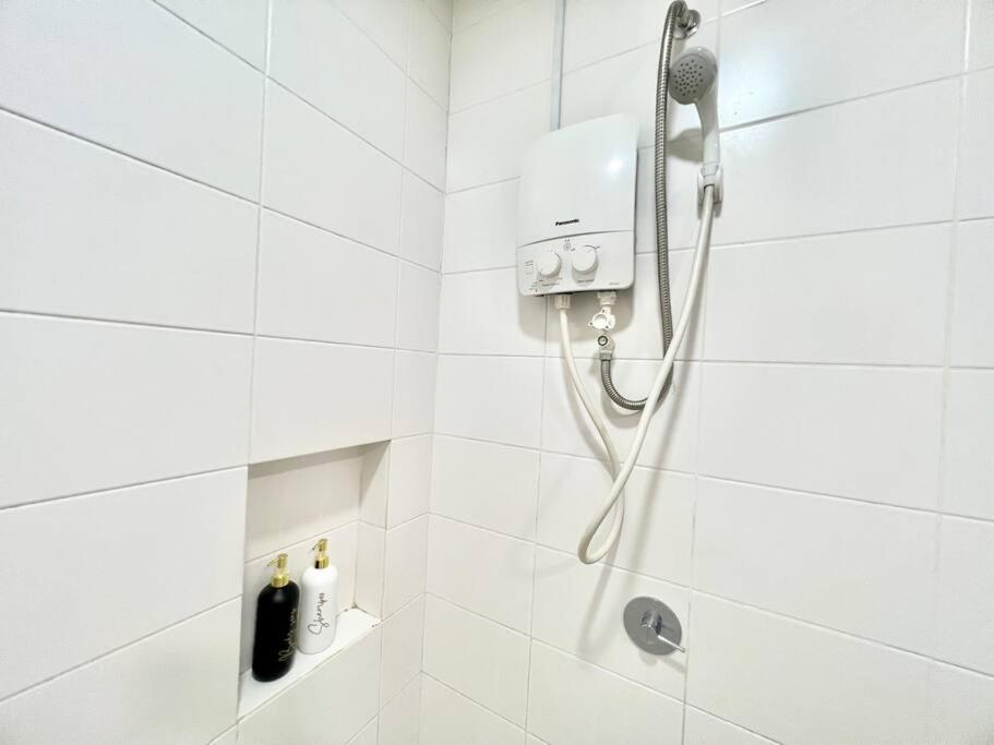 C 1-5 Pax Cozy home Studio 3Bed WIFI&TV Trefoil Setia Alam SCCC photo
