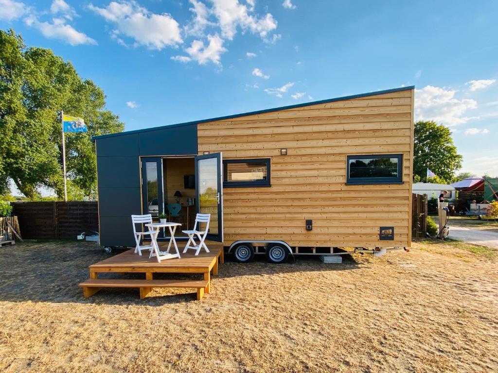 WiNZiG Wohnen Tiny House SKADI am Weserstrand