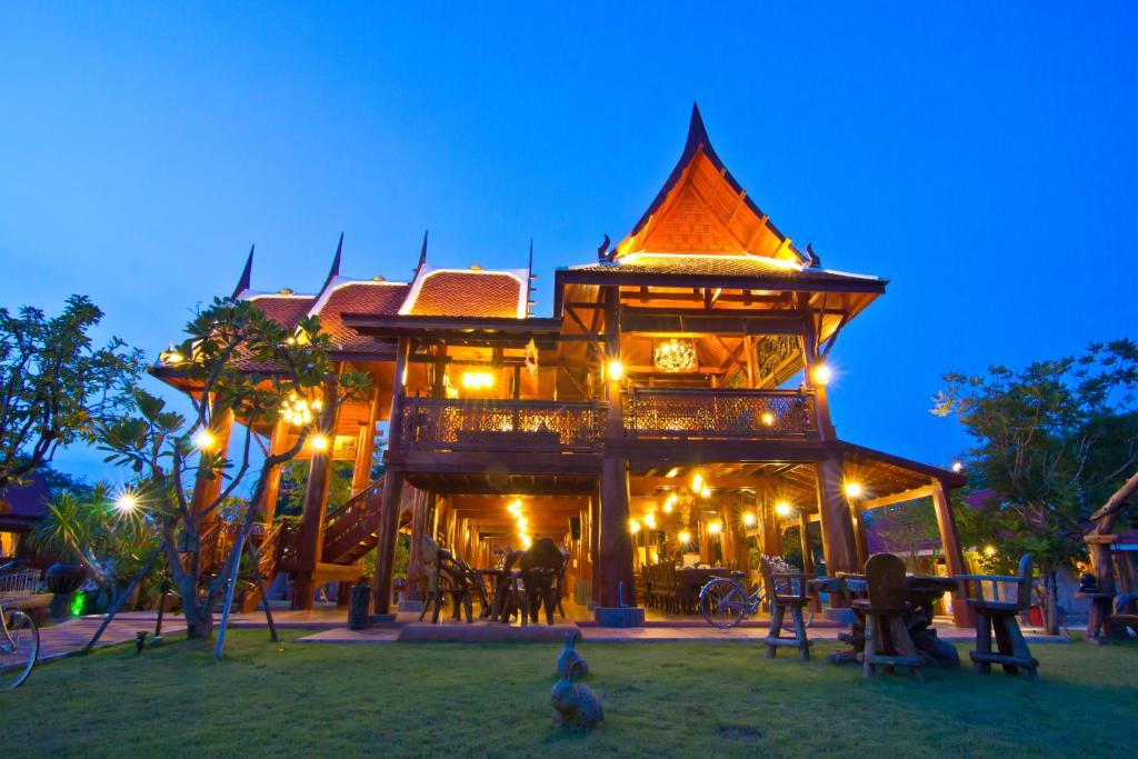 Bueng Bua Thong photo