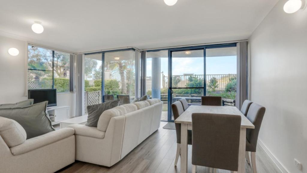 Nautilus On The Beach, Hawks Nest