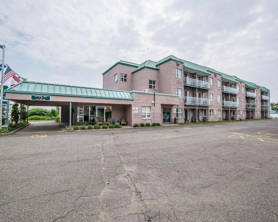 Quality Suites, hotel in Sainte-Anne-de-Beaupré
