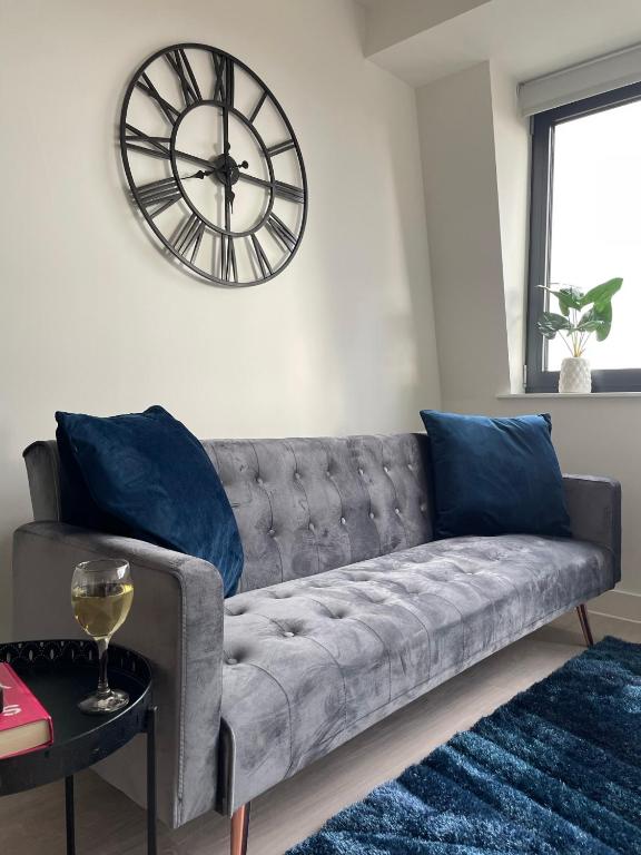 Premier Suite- Bedford city centre with free gym &amp; parking — Hotel in Bedford