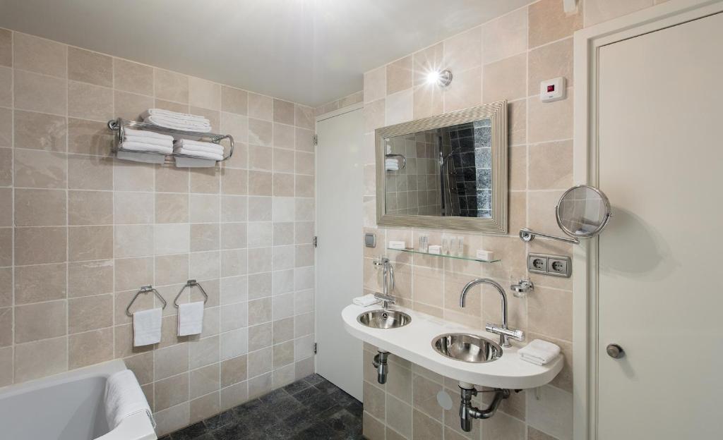 Dutch Masters Short Stay Apartments photo