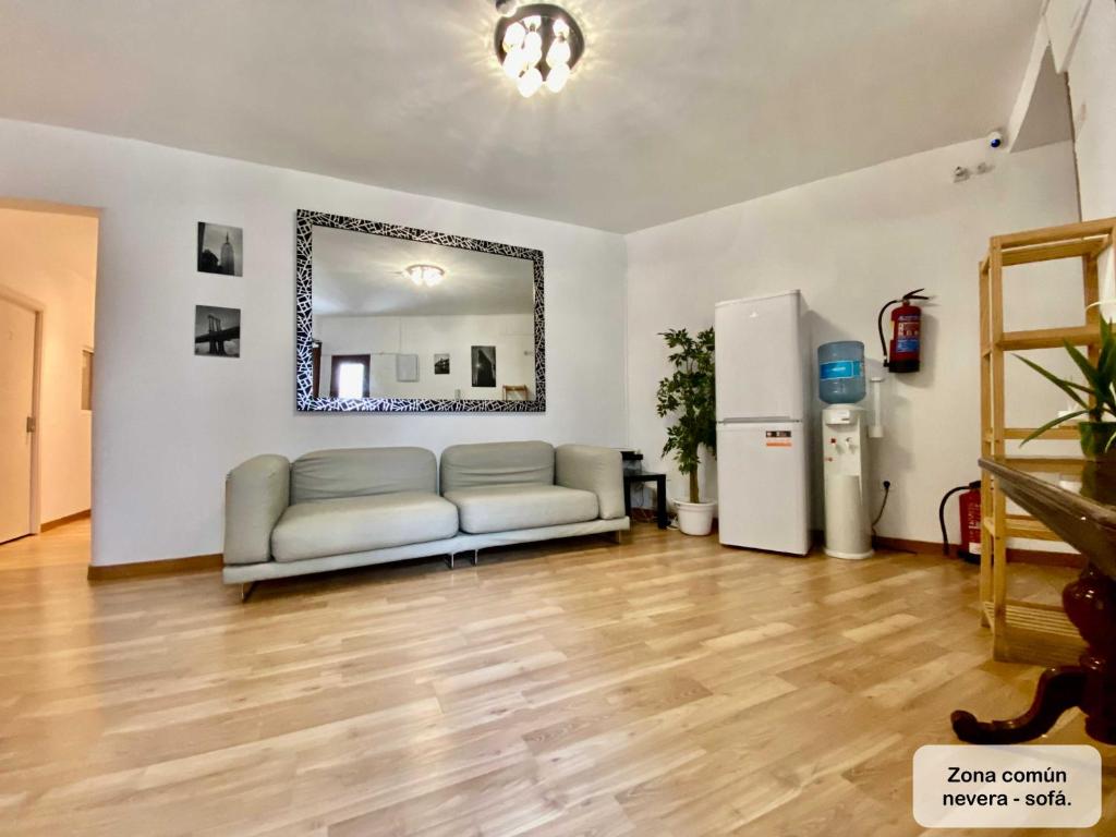 Gran Via Sol Rooms — Hotel in Madrid