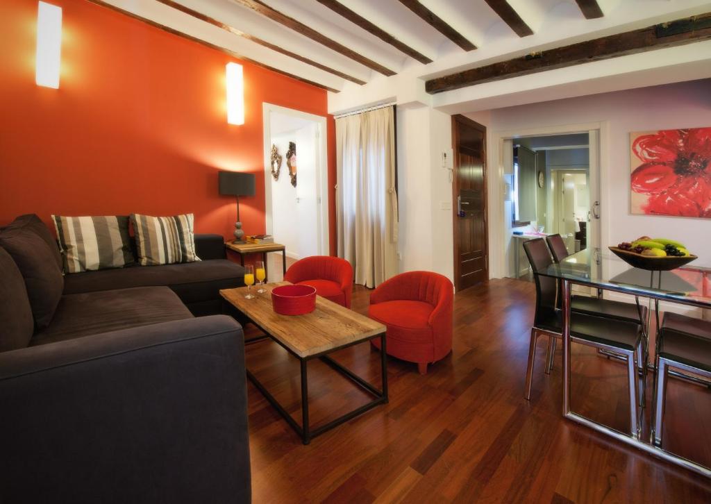 Apartamentos Abad Toledo — Hotel in Toledo