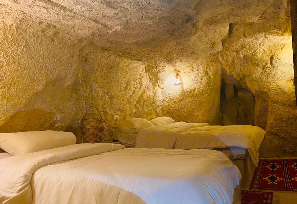 7 Caves Hotel photo