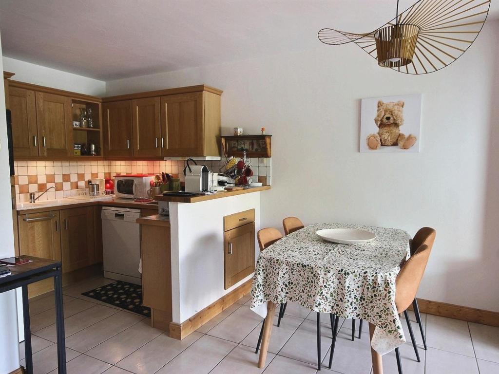 Joli 2 pièces, animaux admis, parking, à Bourg St Maurice - FR-1-411-845 - 2
