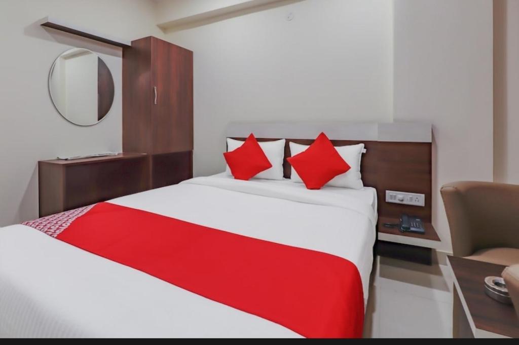 Royalwood Deluxe — Hotel in Bangalore