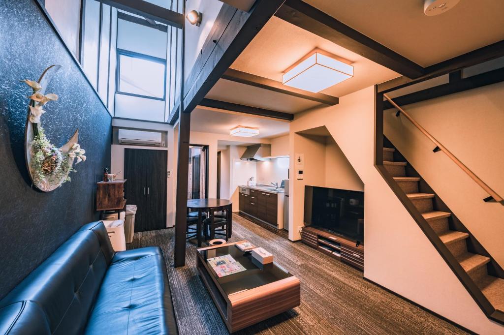 町屋 月 Machiya Tsuki