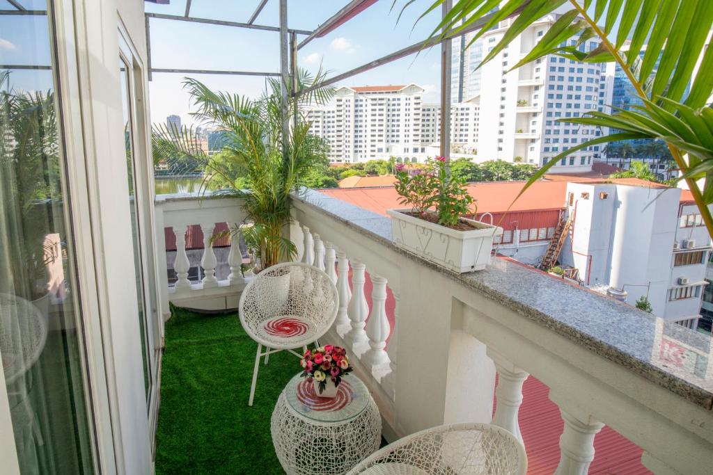 Sumitomo Tower-1 Bed Apartment & Hotel photo