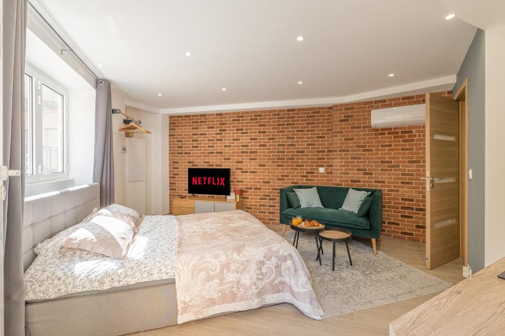 RAVISSANT STUDIO RENOVÉ 150m DE MONACO - 3